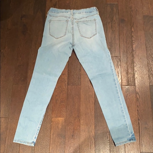 Old navy skinny jeans, US size 2 - Picture 2 of 3